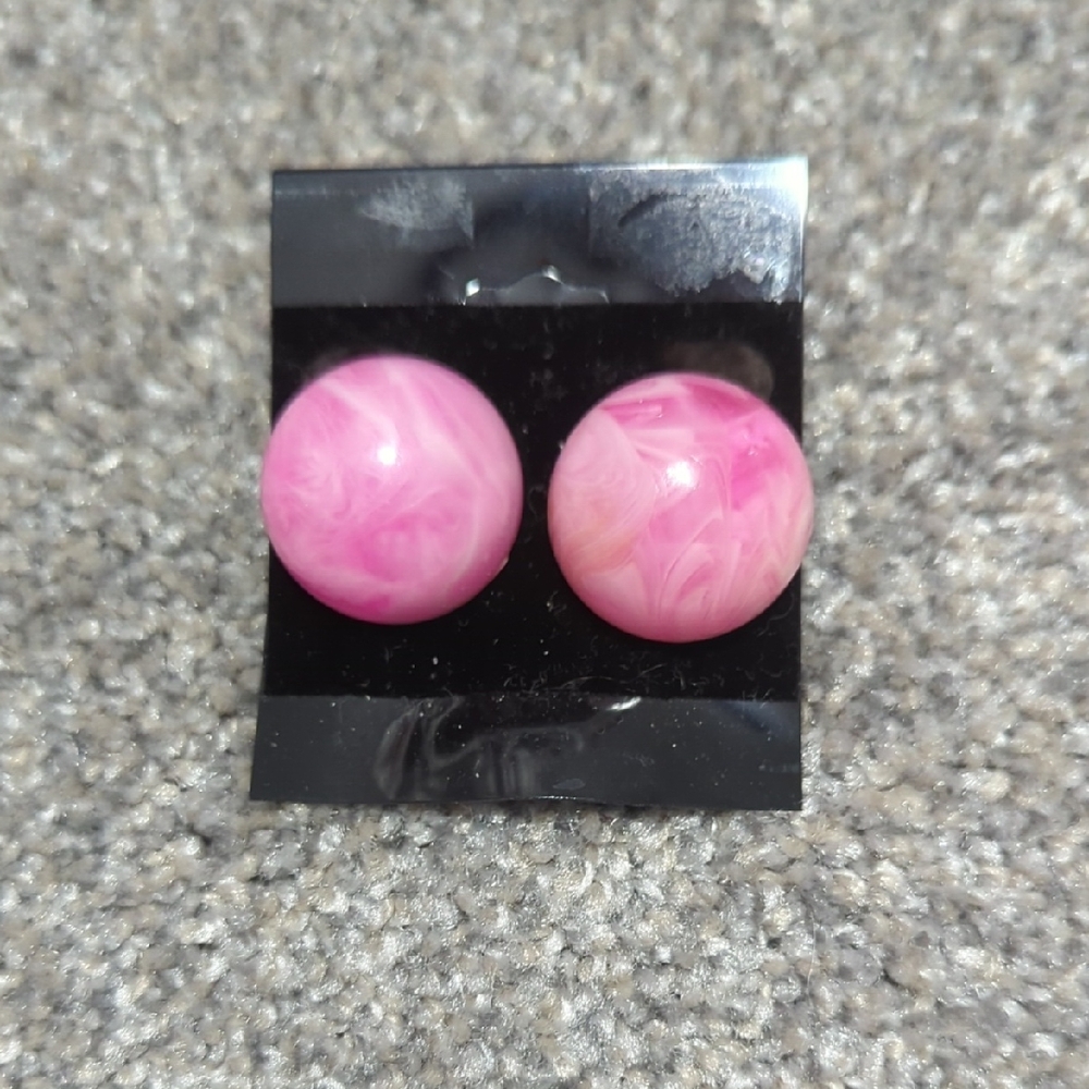 Elegant Pink Swirl Stud Earrings